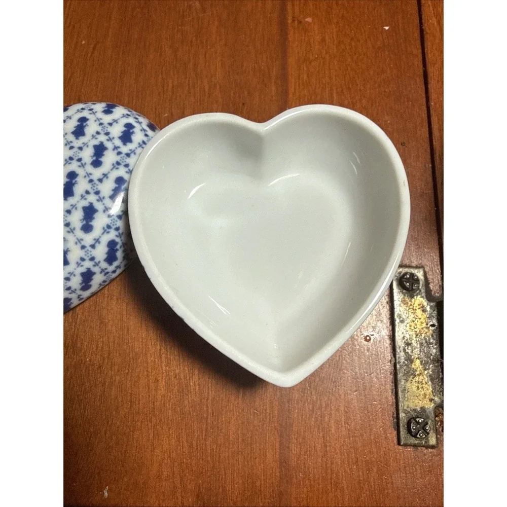 Holly Hobbie Heart-Shaped Porcelain Trinket Box w/ Lid Blue White Pattern Japan